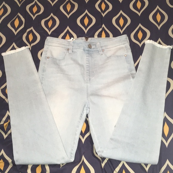 NWOT Celebrity Pink Zip Back Skinny Jeans - Picture 4 of 10